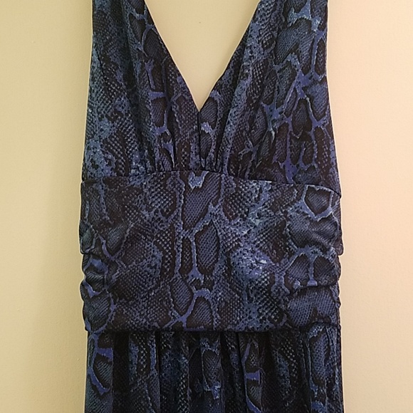 Blue snake skin pattern halter dress - Picture 2 of 6
